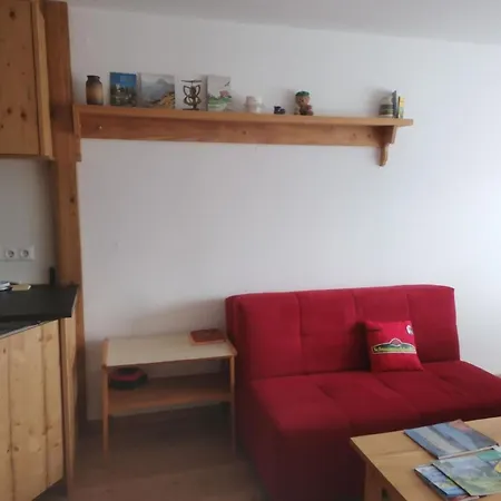 4 Mit Balkon Apartment *