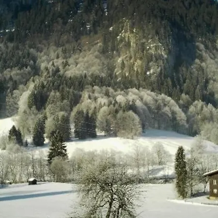 4 Mit Balkon
